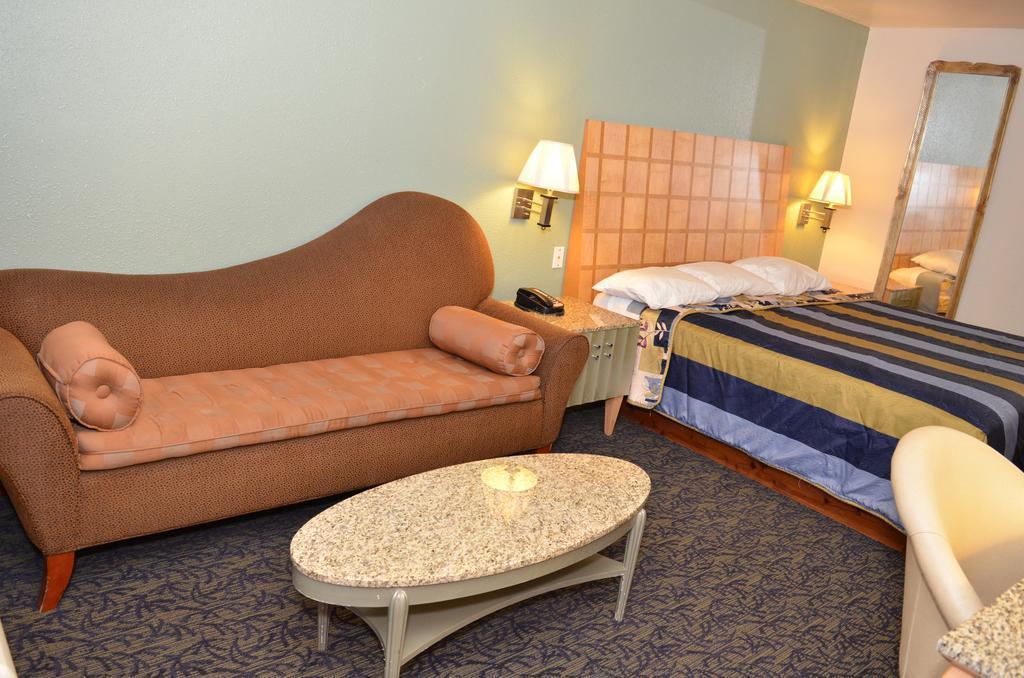 Econo Lodge Portland Airport Exterior foto
