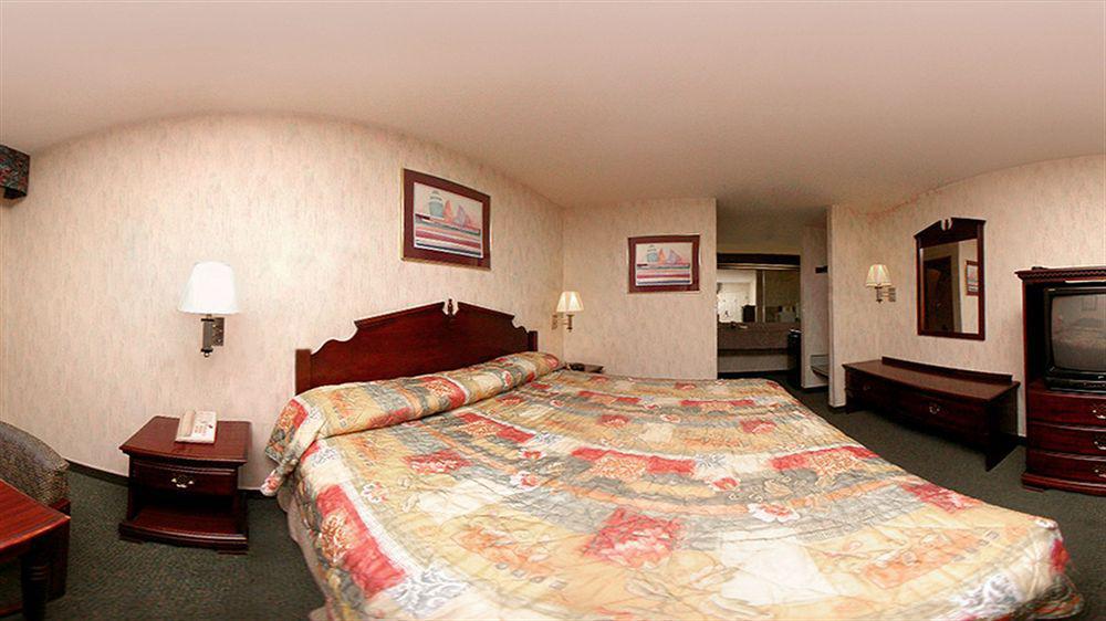 Econo Lodge Portland Airport Exterior foto